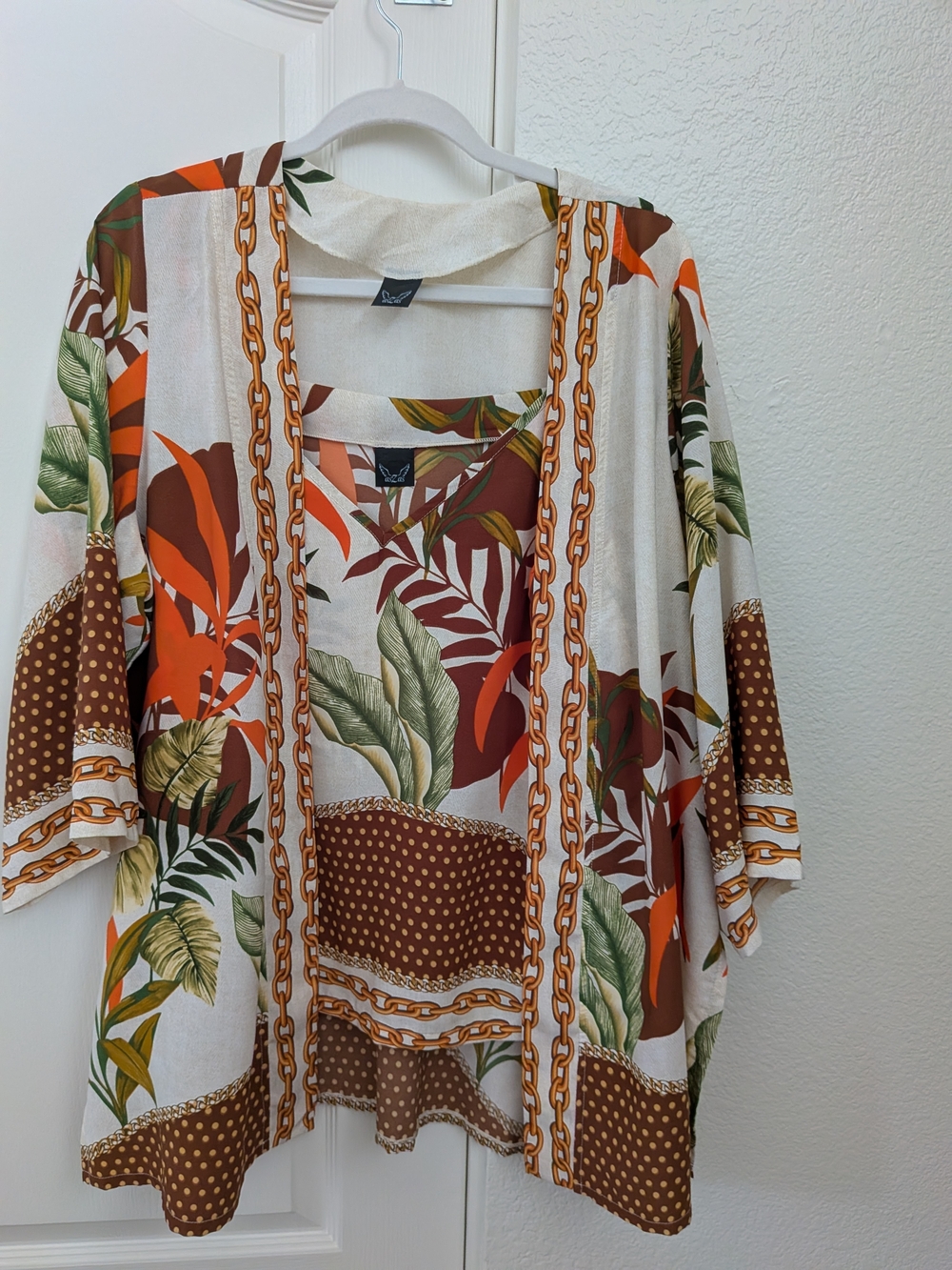 Tropical Chain & Leaf Print Camisole _ Kimono - Size Large, Like New!!